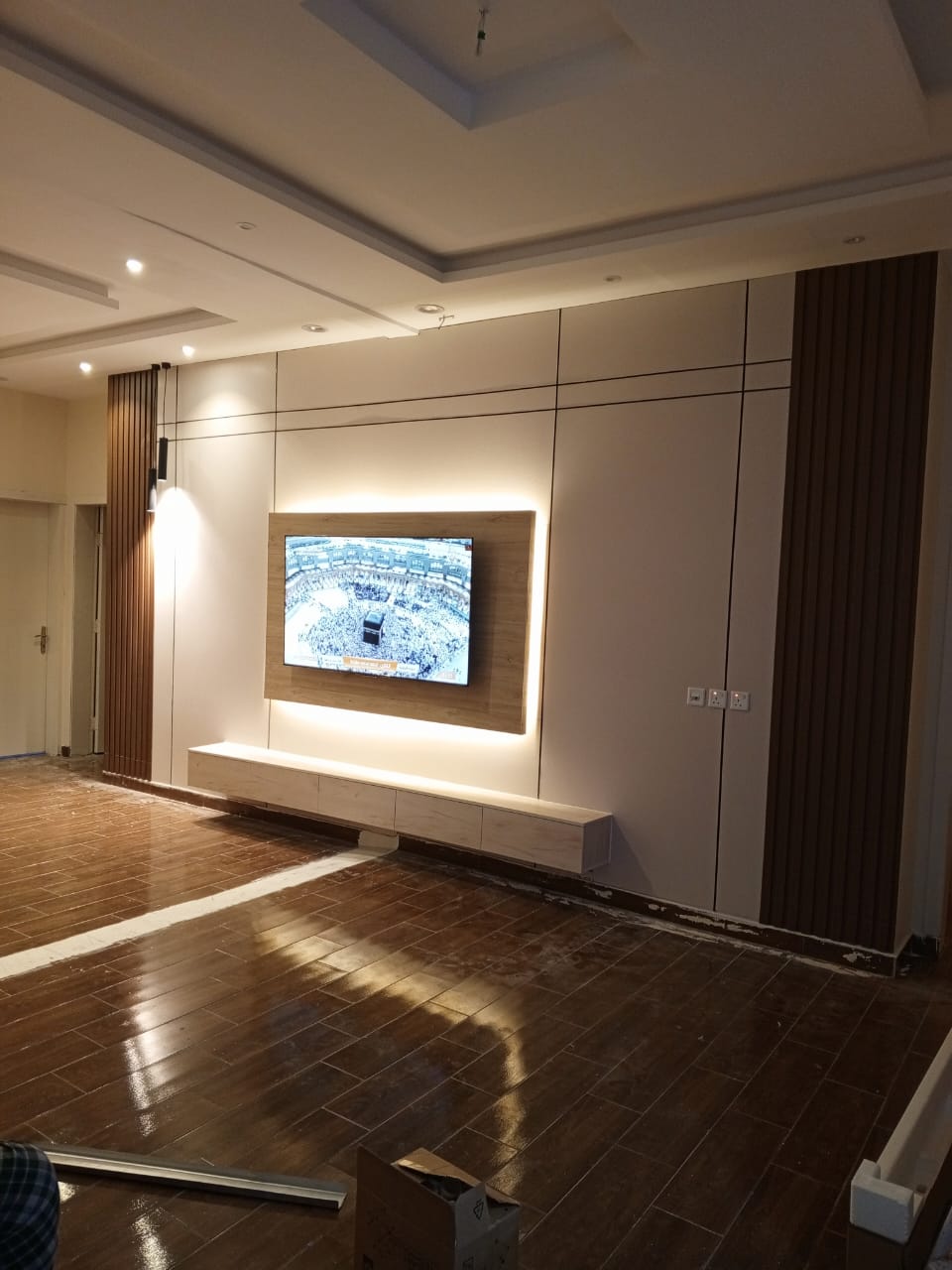 تركيب ديكور تلفزيون في مكة